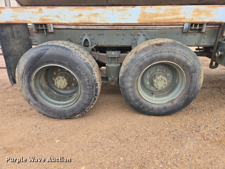 image for item EV5595 1988 International S1900 tank truck