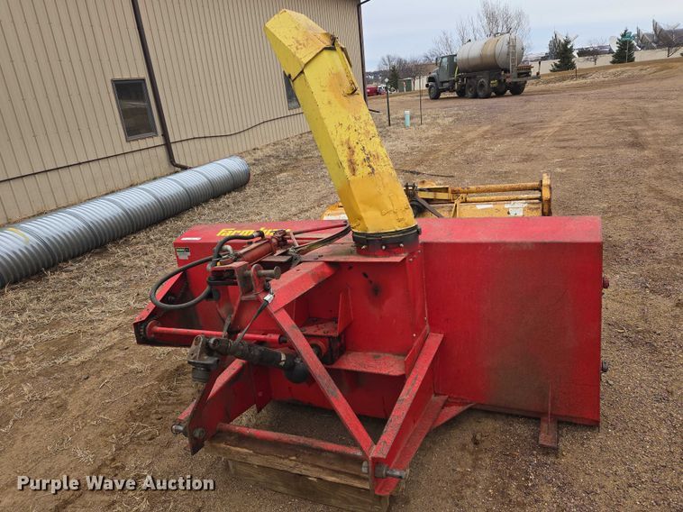 image for item EV5597 Farm King 960 SB snow blower