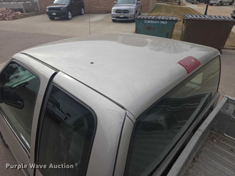 image for item EV5605 2002 Chevrolet S10 Ext. Cab pickup truck