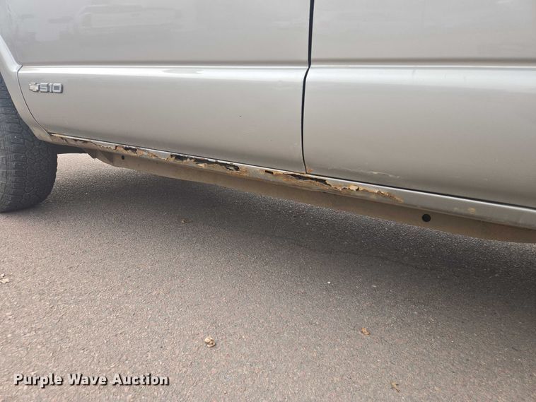 image for item EV5605 2002 Chevrolet S10 Ext. Cab pickup truck