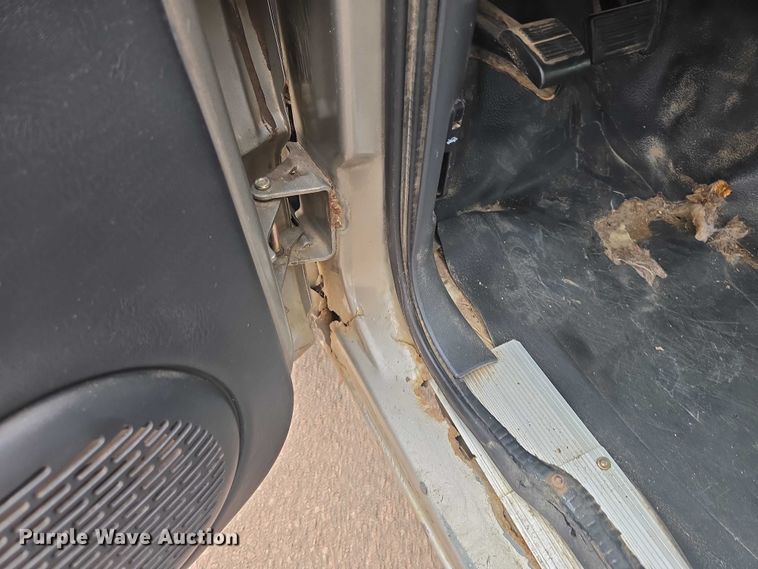 image for item EV5605 2002 Chevrolet S10 Ext. Cab pickup truck