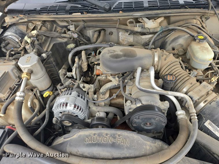 image for item EV5605 2002 Chevrolet S10 Ext. Cab pickup truck