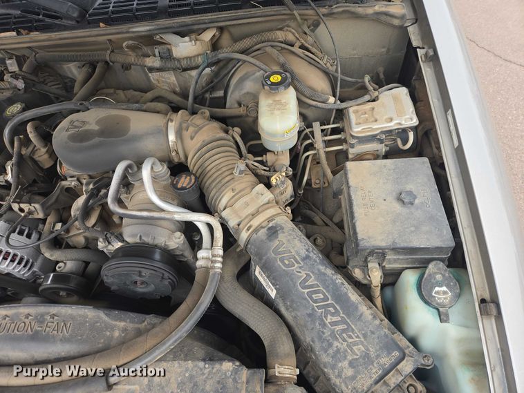 image for item EV5605 2002 Chevrolet S10 Ext. Cab pickup truck