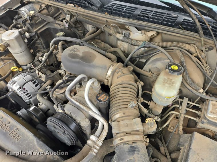 image for item EV5605 2002 Chevrolet S10 Ext. Cab pickup truck