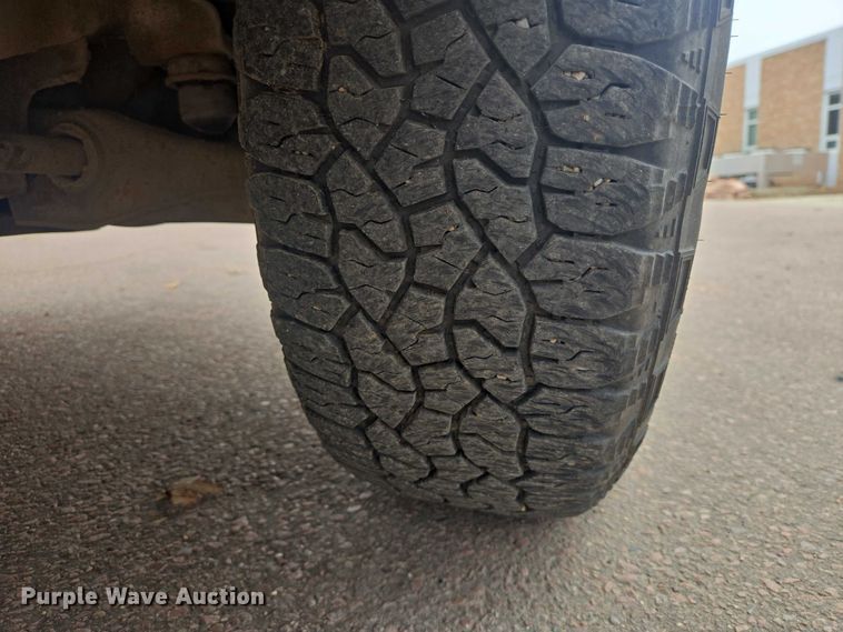 image for item EV5605 2002 Chevrolet S10 Ext. Cab pickup truck