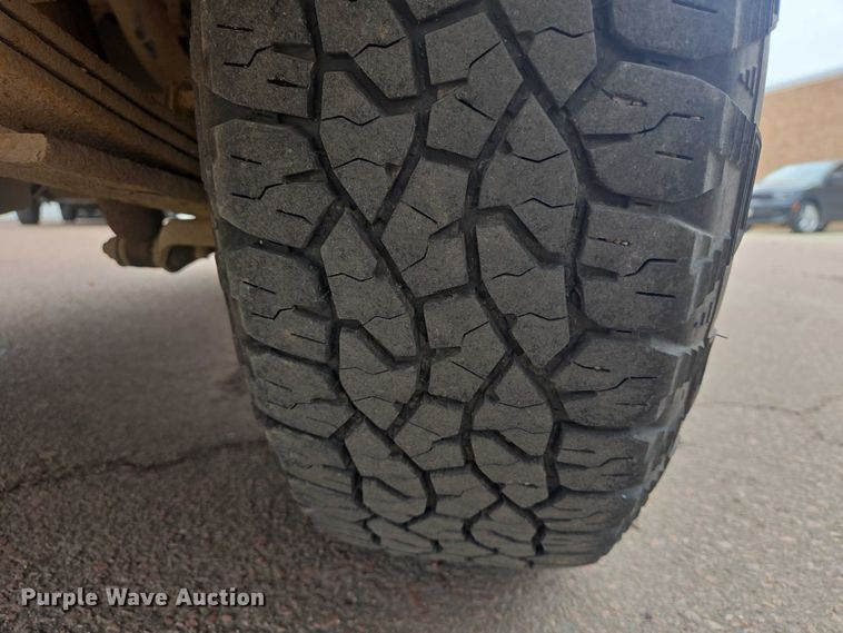 image for item EV5605 2002 Chevrolet S10 Ext. Cab pickup truck