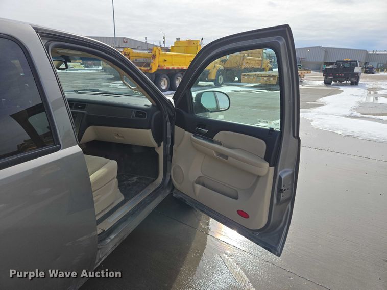 image for item EV5613 2007 Chevrolet Suburban SUV