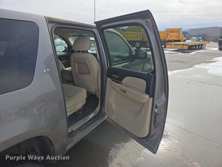 image for item EV5613 2007 Chevrolet Suburban SUV