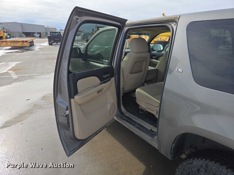 image for item EV5613 2007 Chevrolet Suburban SUV