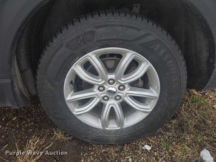 image for item EV5617 2021 Ford Explorer SUV