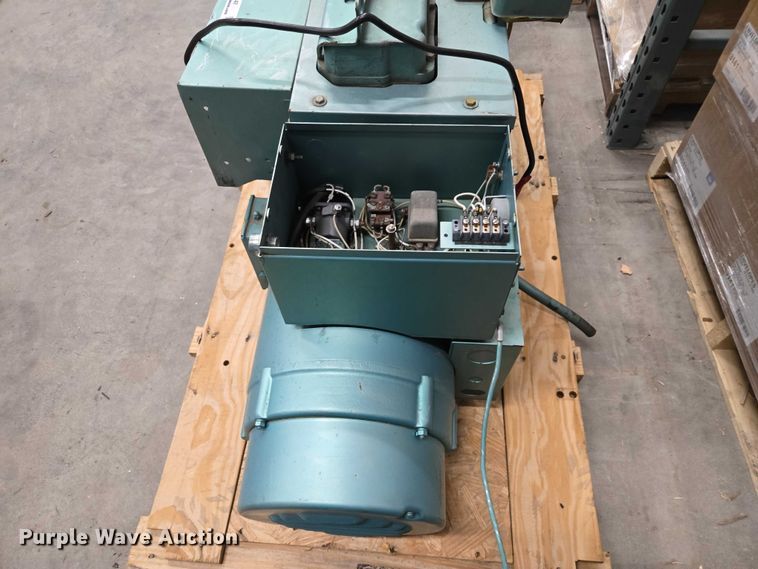 image for item EV5647 Onan 12JC generator