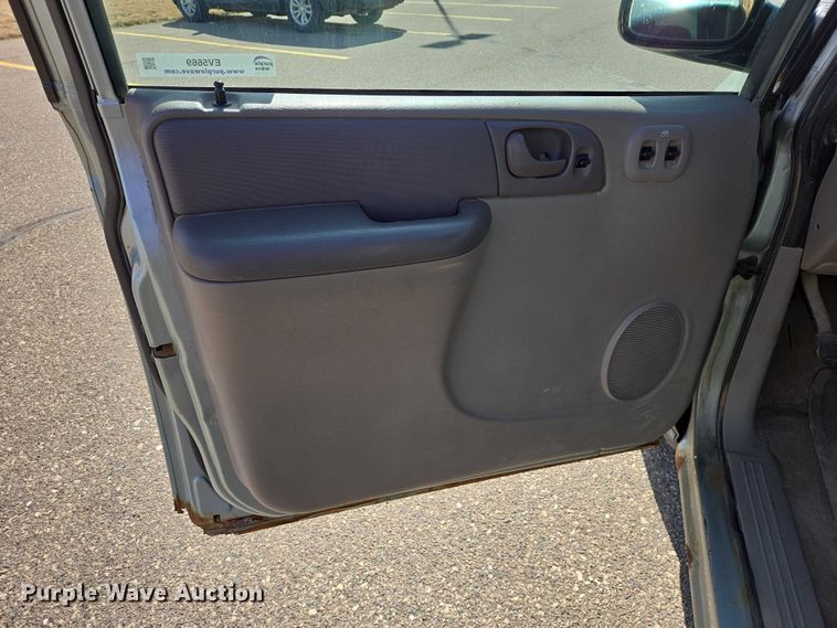 image for item EV5669 2003 Dodge Grand Caravan van