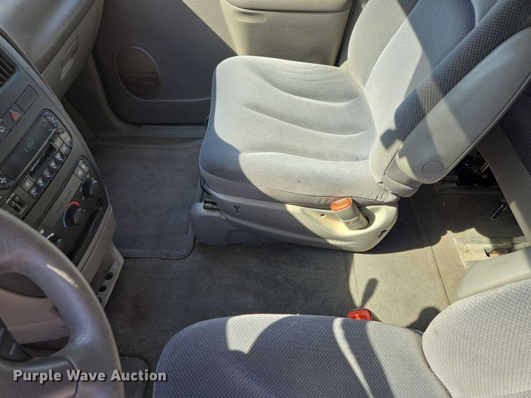 image for item EV5669 2003 Dodge Grand Caravan van