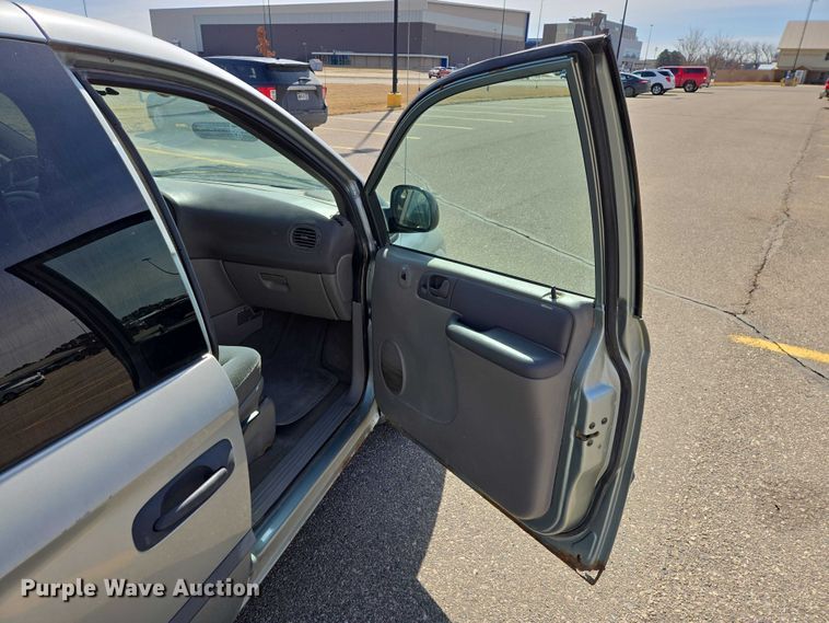 image for item EV5669 2003 Dodge Grand Caravan van