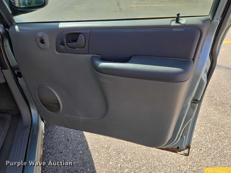 image for item EV5669 2003 Dodge Grand Caravan van