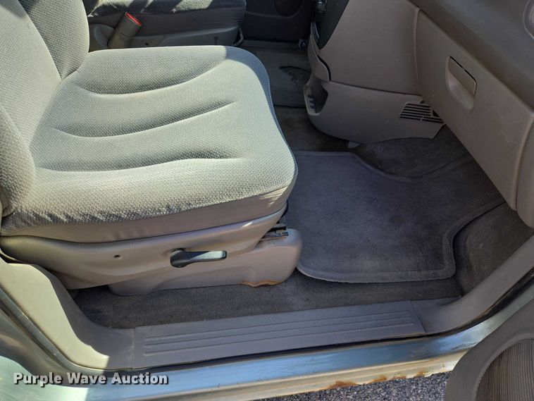 image for item EV5669 2003 Dodge Grand Caravan van