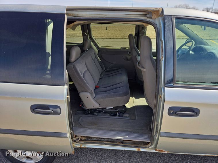 image for item EV5669 2003 Dodge Grand Caravan van
