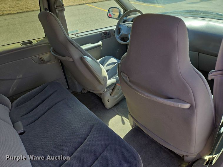 image for item EV5669 2003 Dodge Grand Caravan van