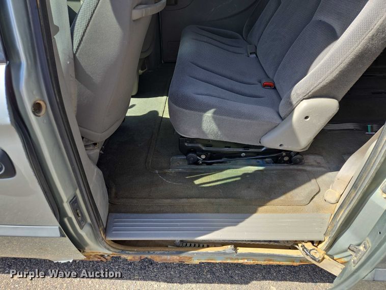 image for item EV5669 2003 Dodge Grand Caravan van