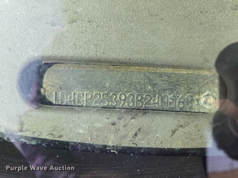 image for item EV5669 2003 Dodge Grand Caravan van