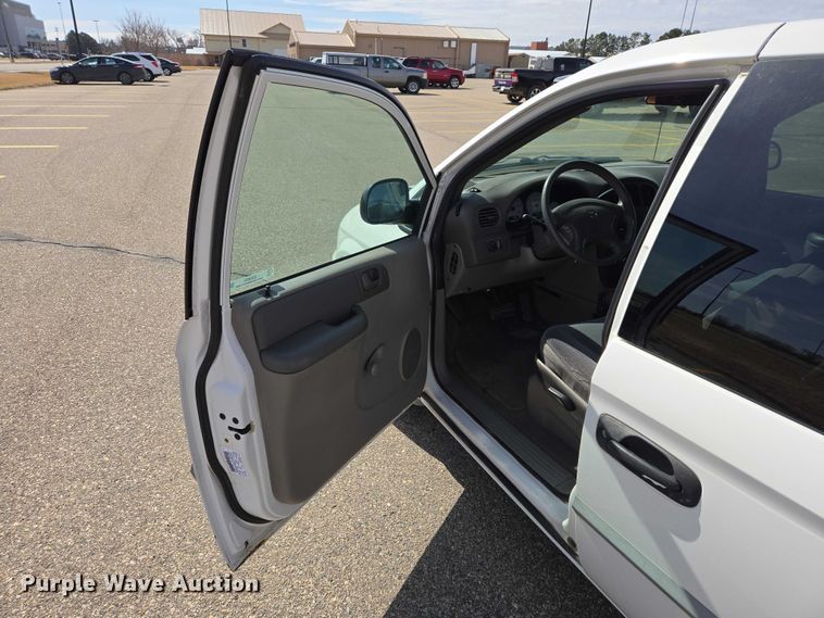 image for item EV5670 2001 Dodge Grand Caravan van