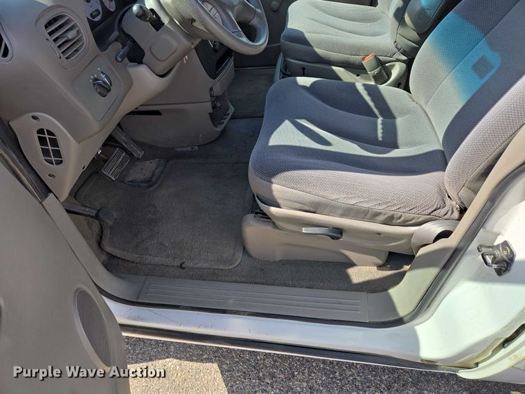 image for item EV5670 2001 Dodge Grand Caravan van