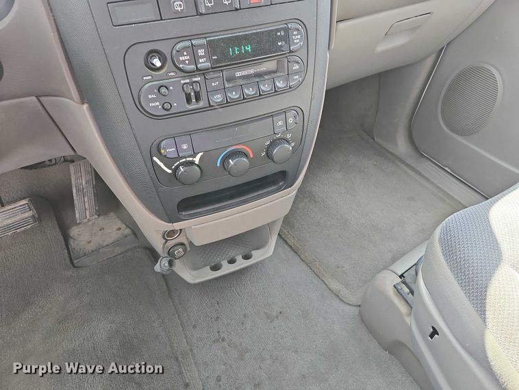 image for item EV5670 2001 Dodge Grand Caravan van