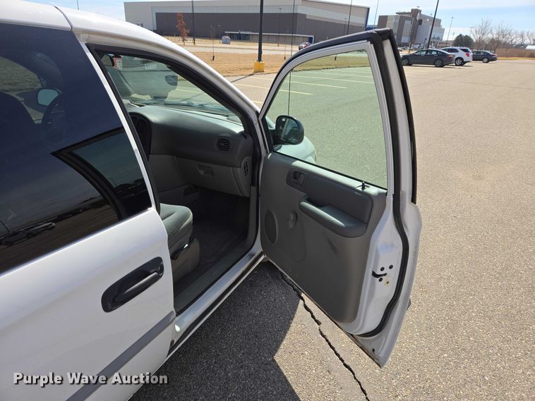 image for item EV5670 2001 Dodge Grand Caravan van