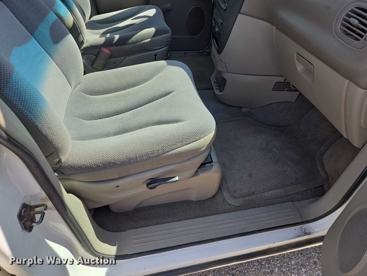 image for item EV5670 2001 Dodge Grand Caravan van