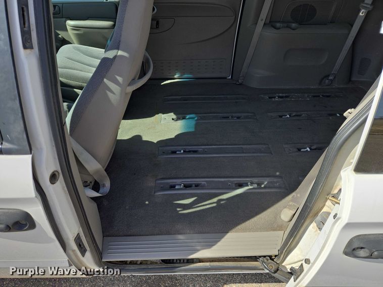 image for item EV5670 2001 Dodge Grand Caravan van