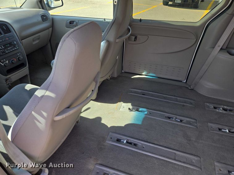 image for item EV5670 2001 Dodge Grand Caravan van