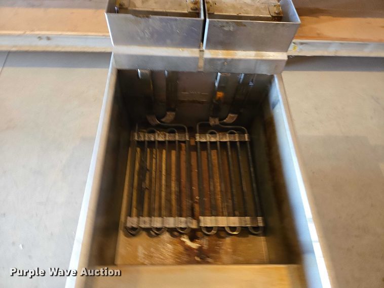 image for item EV5686 Vulcan 1ERD40-12 fryer