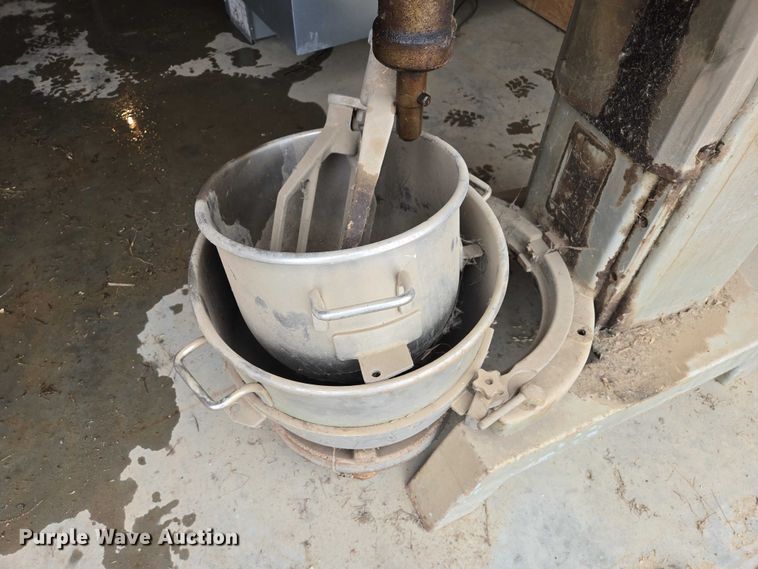 image for item EV5691 Hobart H-600 mixer