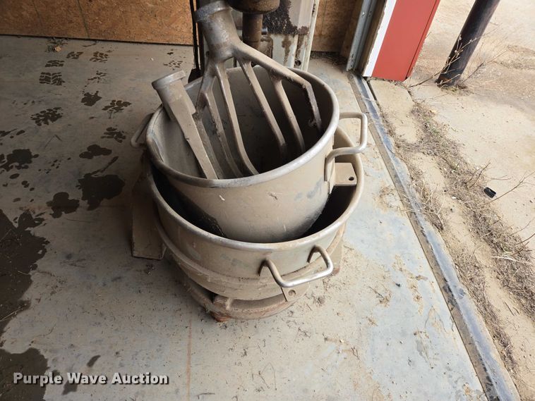 image for item EV5691 Hobart H-600 mixer