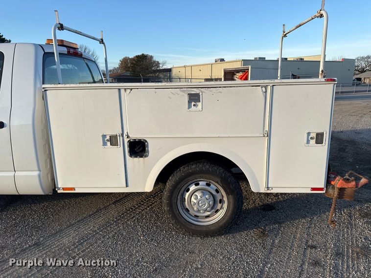image for item EV7602 2005 Dodge Ram 2500 utility bed pickup truck
