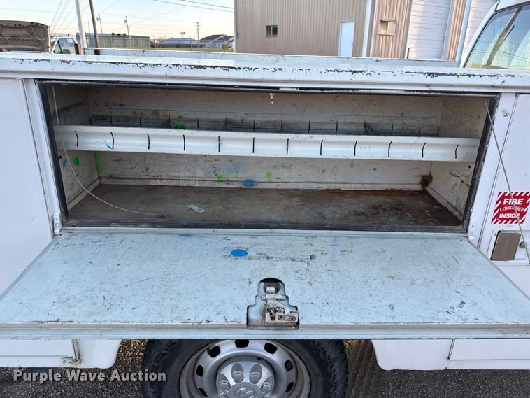 image for item EV7602 2005 Dodge Ram 2500 utility bed pickup truck