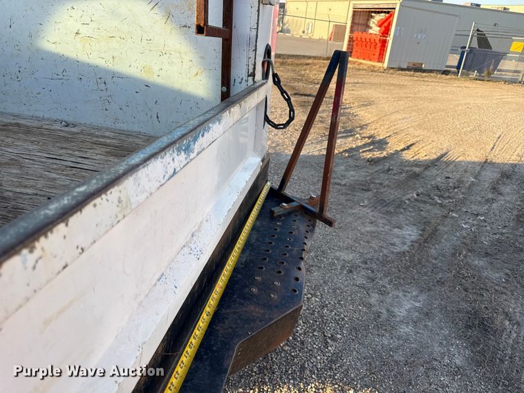 image for item EV7602 2005 Dodge Ram 2500 utility bed pickup truck