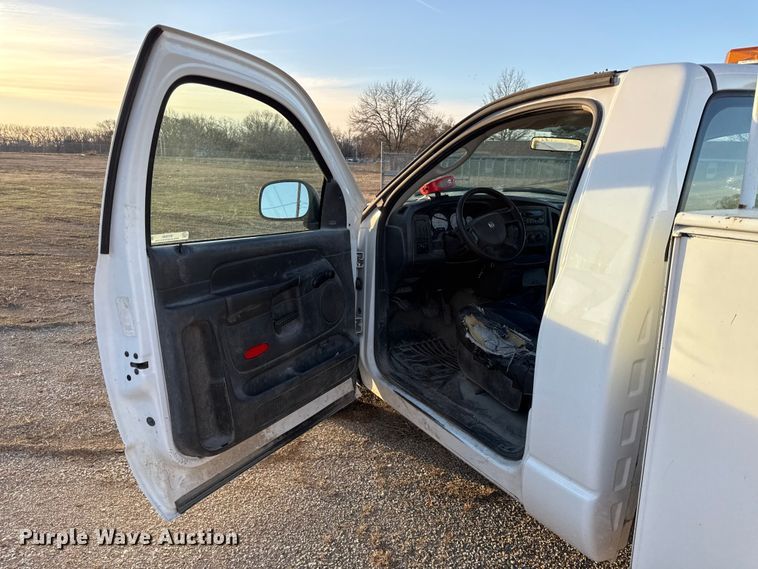 image for item EV7602 2005 Dodge Ram 2500 utility bed pickup truck