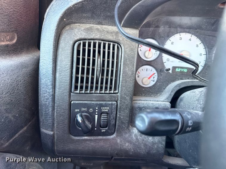 image for item EV7602 2005 Dodge Ram 2500 utility bed pickup truck