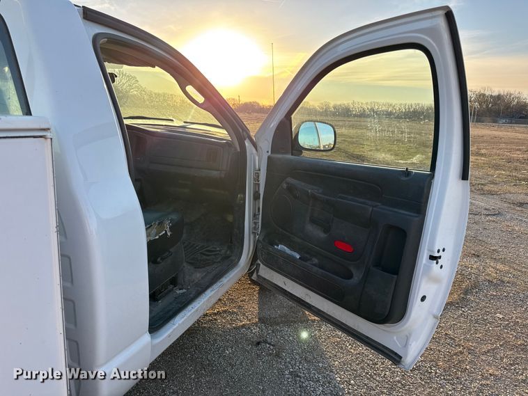 image for item EV7602 2005 Dodge Ram 2500 utility bed pickup truck