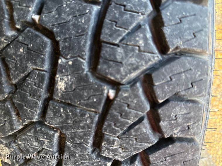 image for item EV7602 2005 Dodge Ram 2500 utility bed pickup truck