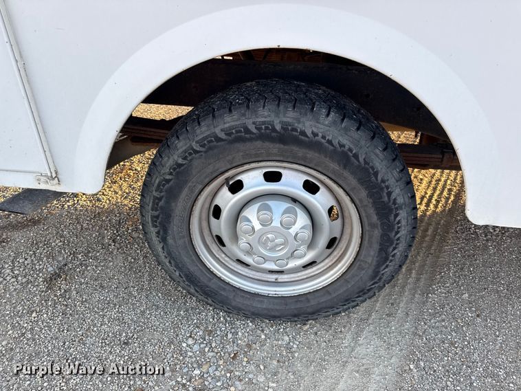 image for item EV7602 2005 Dodge Ram 2500 utility bed pickup truck