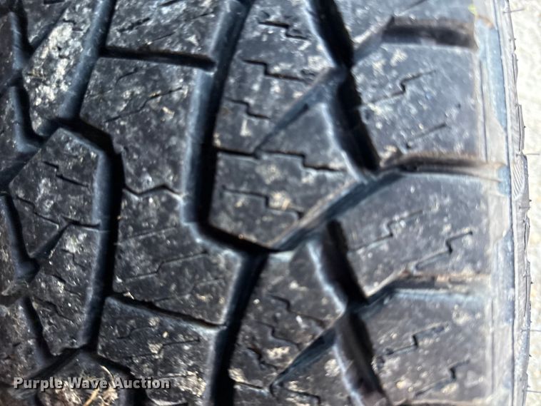 image for item EV7602 2005 Dodge Ram 2500 utility bed pickup truck