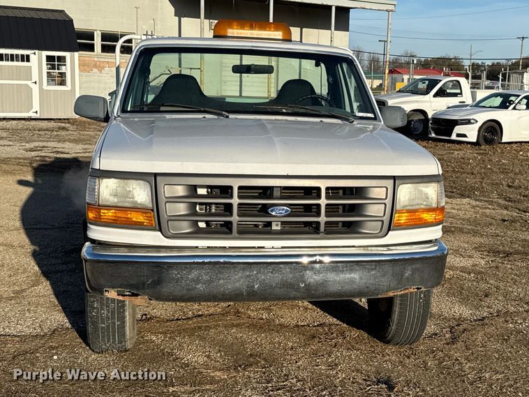 image for item EV7604 1996 Ford F250 utility bed pickup truck
