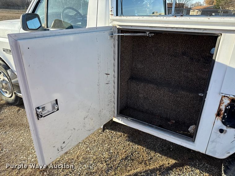 image for item EV7604 1996 Ford F250 utility bed pickup truck