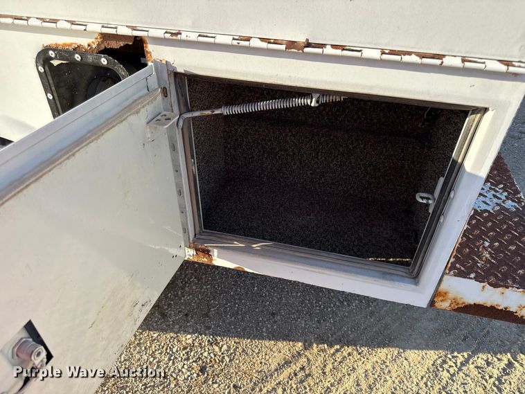 image for item EV7604 1996 Ford F250 utility bed pickup truck