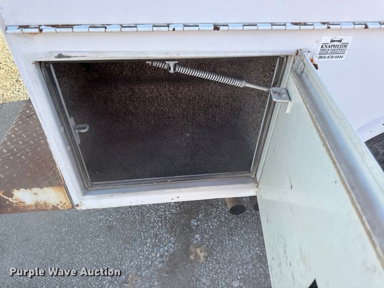 image for item EV7604 1996 Ford F250 utility bed pickup truck