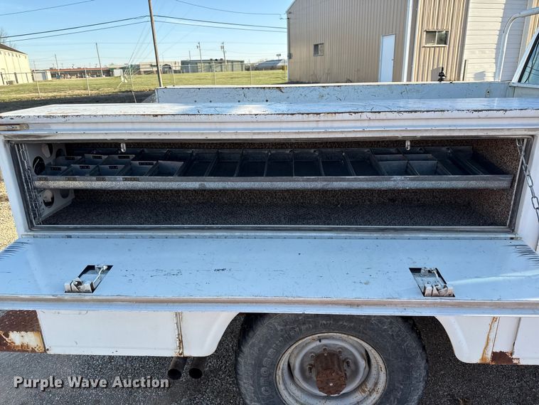 image for item EV7604 1996 Ford F250 utility bed pickup truck