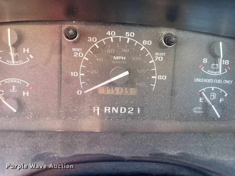 image for item EV7604 1996 Ford F250 utility bed pickup truck