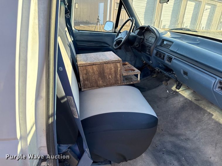 image for item EV7604 1996 Ford F250 utility bed pickup truck